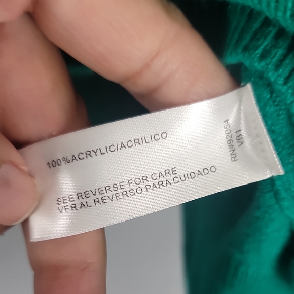 Carolyn Taylor Chic Pablo Pepper Green Button Mock Neck Sweater NEW - Picture 9 of 10